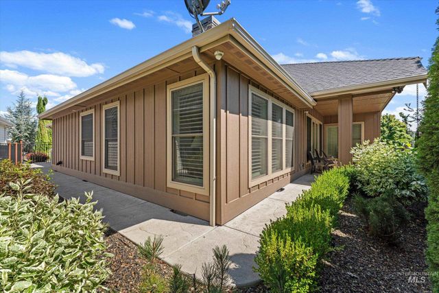 1341 N Willowick, Eagle, ID 83616