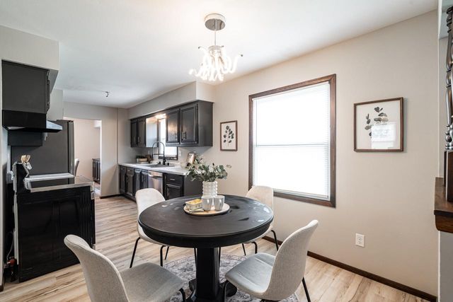 s65w13750 Sherwood CIRCLE, Muskego, WI 53150