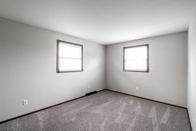 s65w13750 Sherwood CIRCLE, Muskego, WI 53150