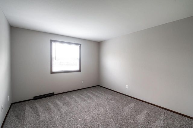 s65w13750 Sherwood CIRCLE, Muskego, WI 53150