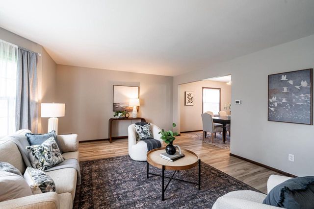 s65w13750 Sherwood CIRCLE, Muskego, WI 53150