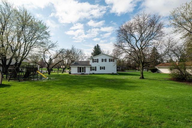 s65w13750 Sherwood CIRCLE, Muskego, WI 53150