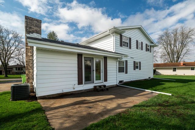 s65w13750 Sherwood CIRCLE, Muskego, WI 53150