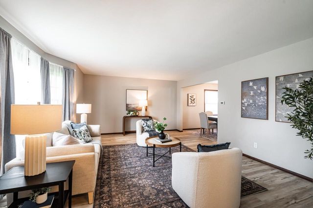 s65w13750 Sherwood CIRCLE, Muskego, WI 53150