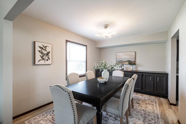 s65w13750 Sherwood CIRCLE, Muskego, WI 53150