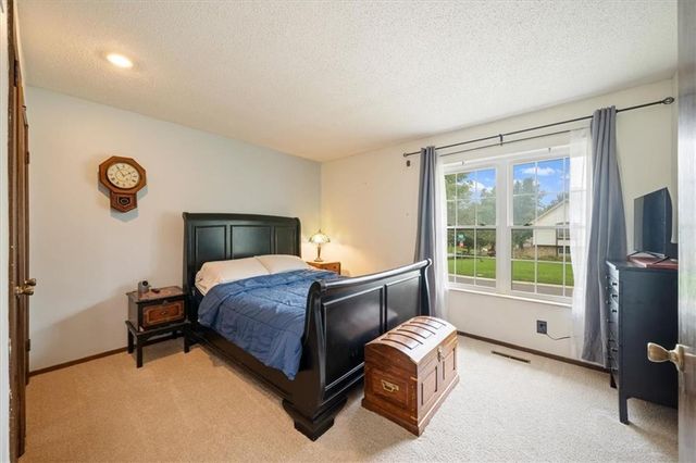 14215 W 94th Terrace, Lenexa, KS 66215