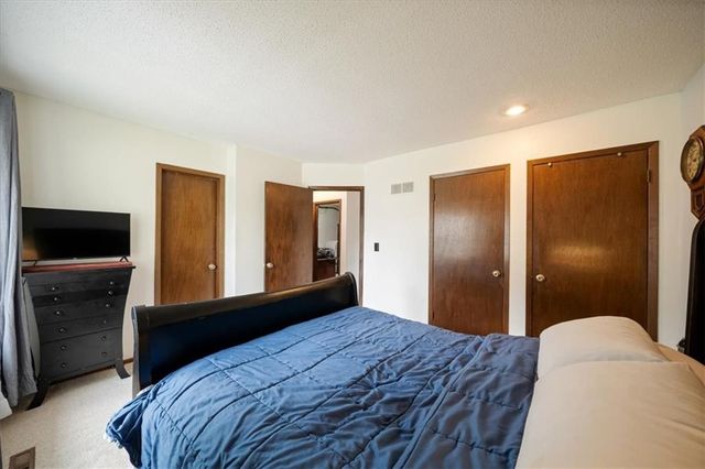 14215 W 94th Terrace, Lenexa, KS 66215