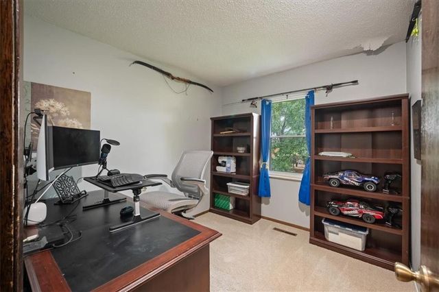 14215 W 94th Terrace, Lenexa, KS 66215