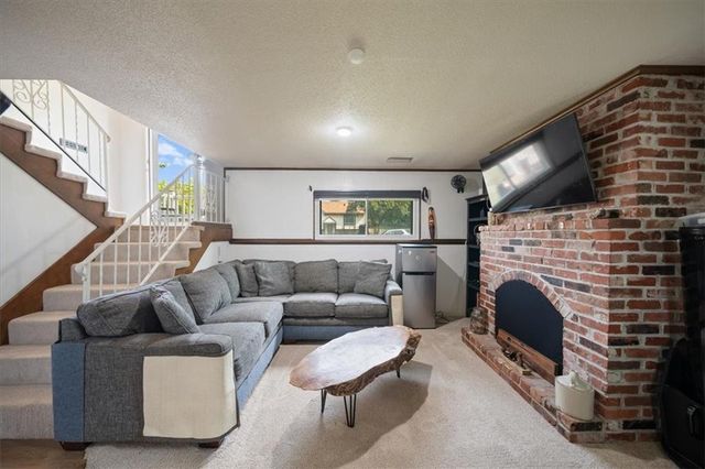 14215 W 94th Terrace, Lenexa, KS 66215