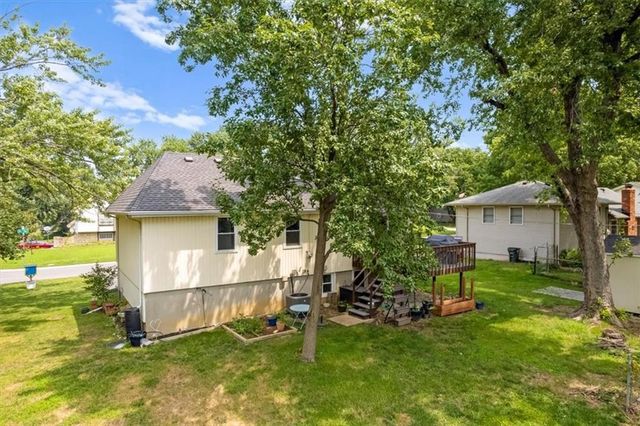 14215 W 94th Terrace, Lenexa, KS 66215