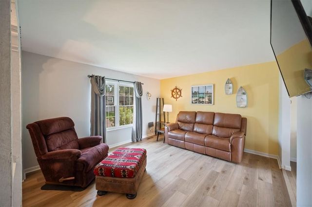 14215 W 94th Terrace, Lenexa, KS 66215