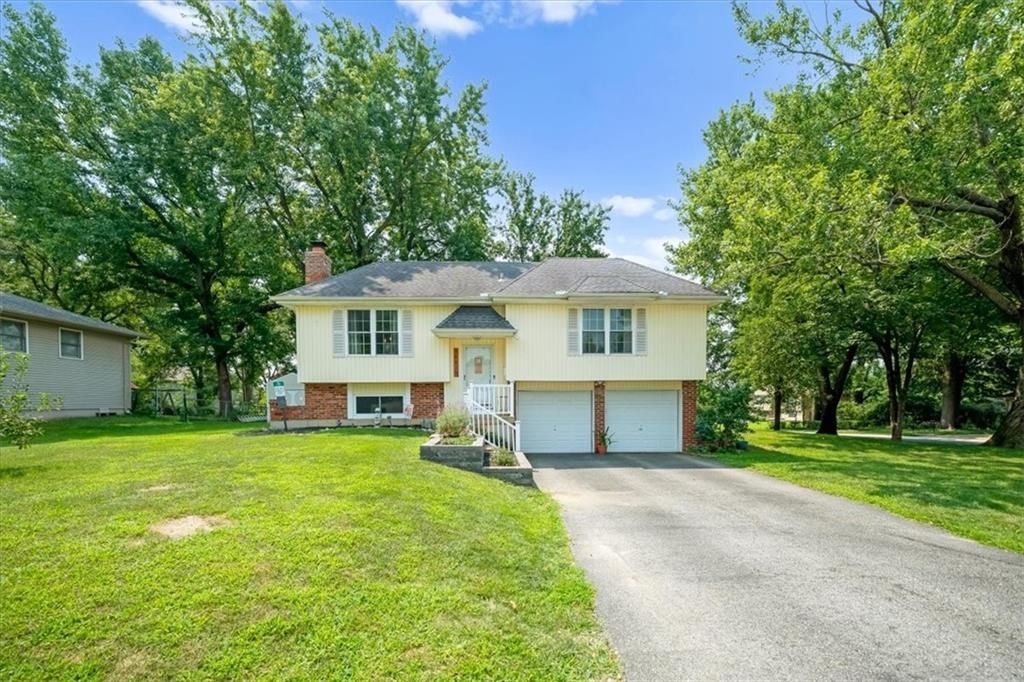 14215 W 94th Terrace, Lenexa, KS 66215