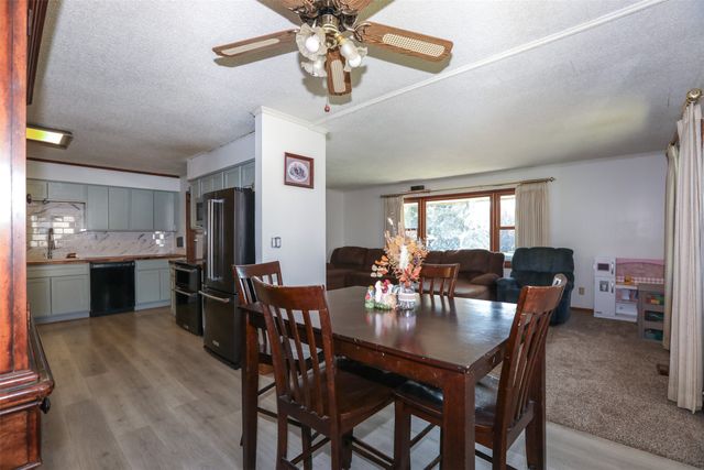 1600 W 14th Street S, Newton, IA 50208