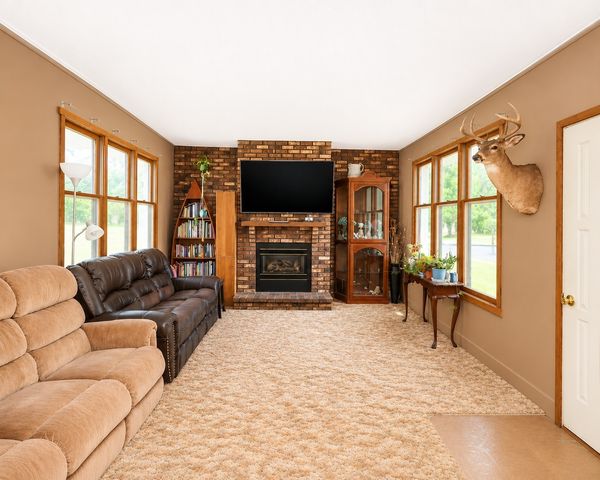 1600 W 14th Street S, Newton, IA 50208