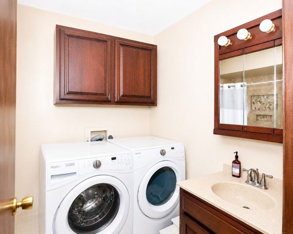 1600 W 14th Street S, Newton, IA 50208