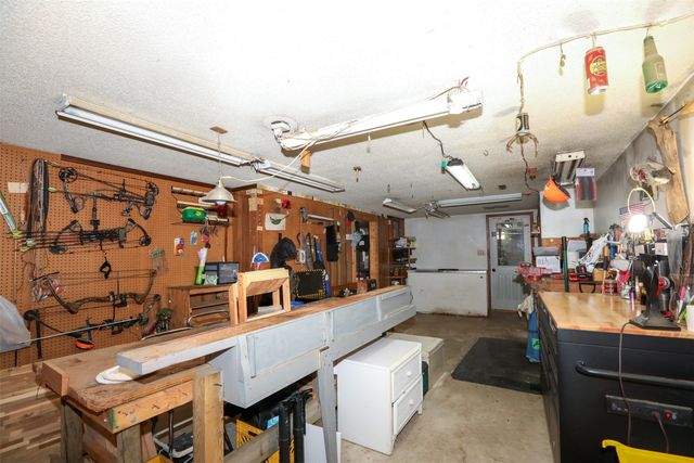1600 W 14th Street S, Newton, IA 50208