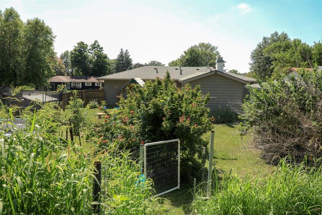1600 W 14th Street S, Newton, IA 50208