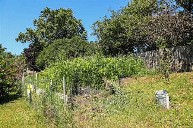 1600 W 14th Street S, Newton, IA 50208