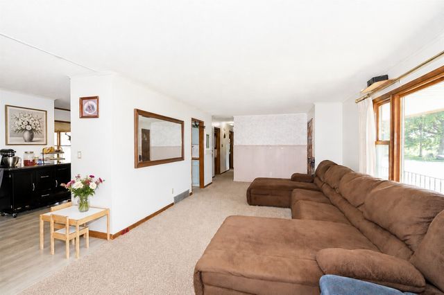 1600 W 14th Street S, Newton, IA 50208
