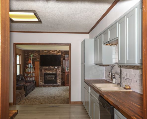 1600 W 14th Street S, Newton, IA 50208