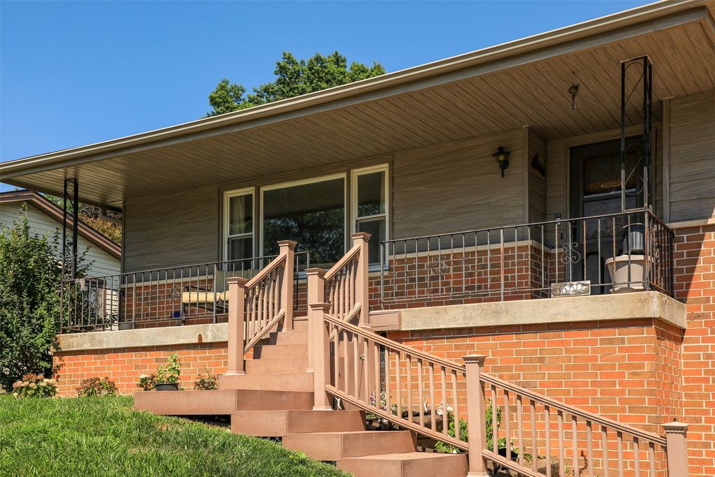 1600 W 14th Street S, Newton, IA 50208