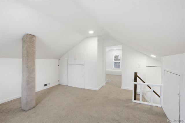 24800 Ann Arbor Trail, Dearborn Heights, MI 48127