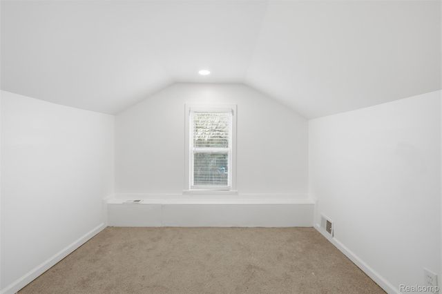 24800 Ann Arbor Trail, Dearborn Heights, MI 48127