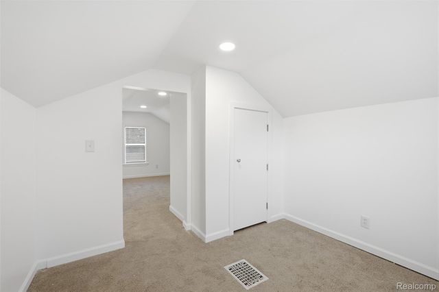 24800 Ann Arbor Trail, Dearborn Heights, MI 48127