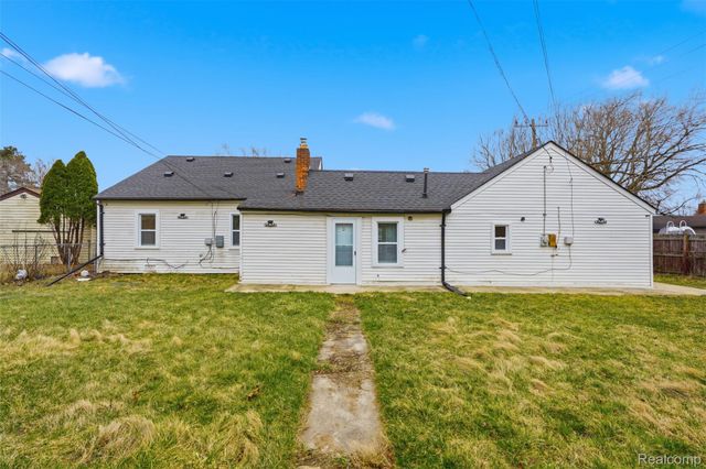 24800 Ann Arbor Trail, Dearborn Heights, MI 48127