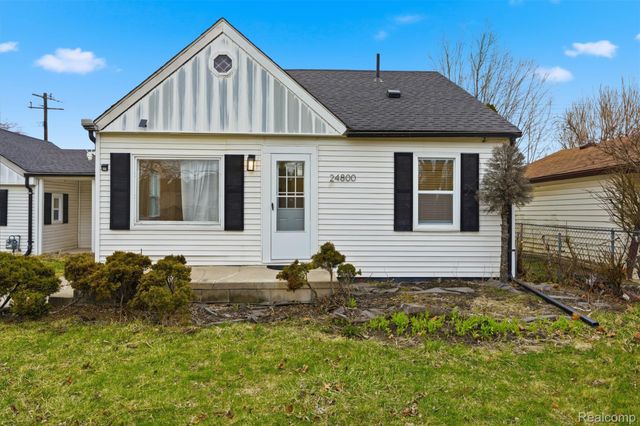 24800 Ann Arbor Trail, Dearborn Heights, MI 48127