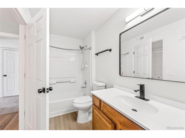 1414 S Galena Way 201, Denver, CO 80247