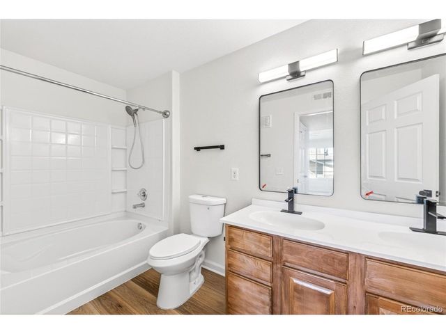 1414 S Galena Way 201, Denver, CO 80247