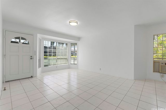 605 Mananai Place 25A, Honolulu, HI 96818