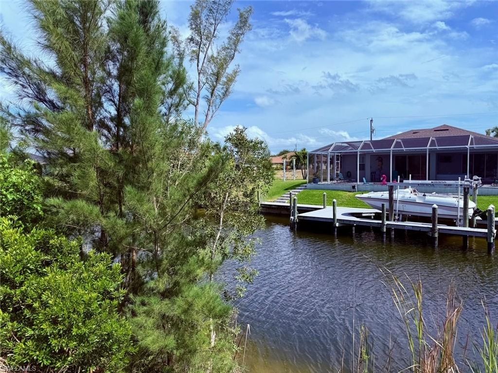 1812 SW 28th LN, CAPE CORAL, FL 33914 — exterior