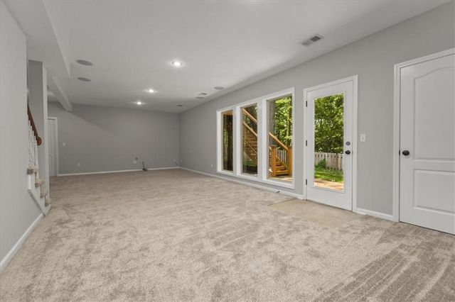 9014 N St Clair Avenue, Kansas City, MO 64154