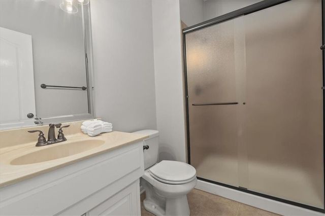 9014 N St Clair Avenue, Kansas City, MO 64154