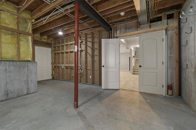 9014 N St Clair Avenue, Kansas City, MO 64154