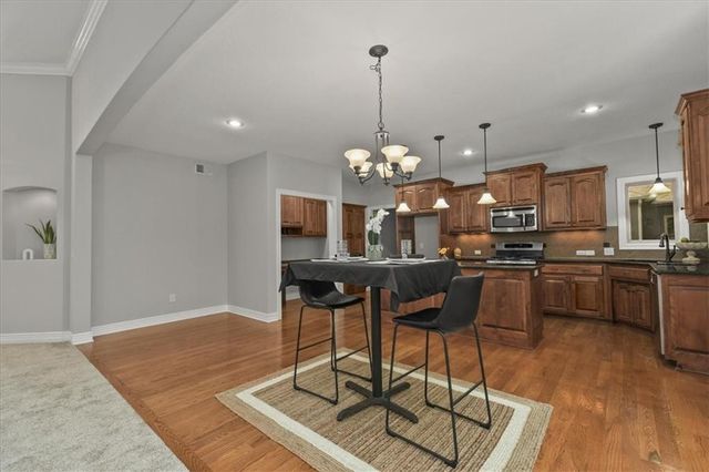 9014 N St Clair Avenue, Kansas City, MO 64154
