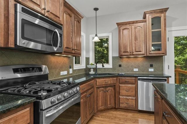 9014 N St Clair Avenue, Kansas City, MO 64154