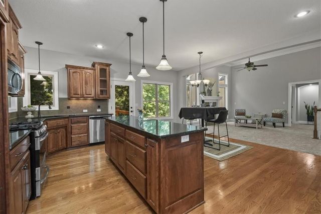 9014 N St Clair Avenue, Kansas City, MO 64154