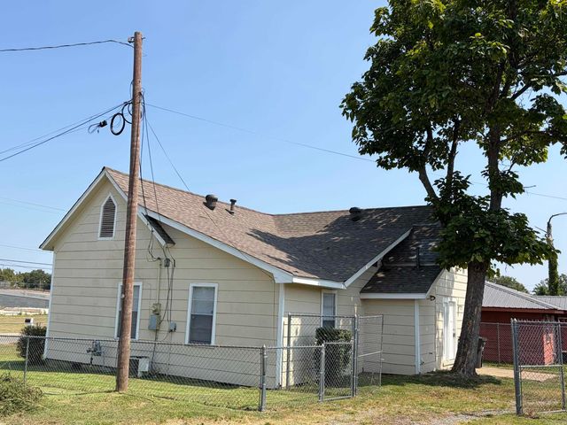 121 S Oak St, Jacksonville, AR 72076