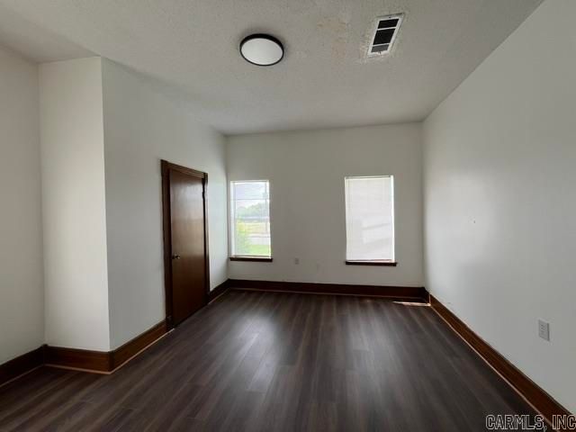 121 S Oak St, Jacksonville, AR 72076