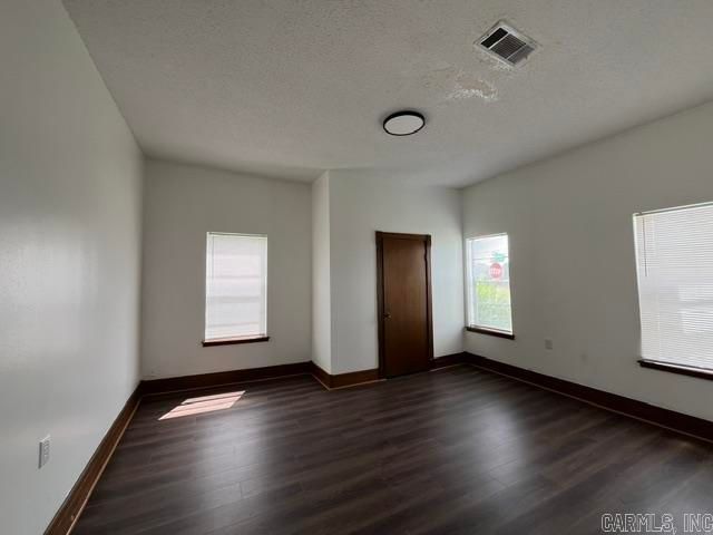 121 S Oak St, Jacksonville, AR 72076