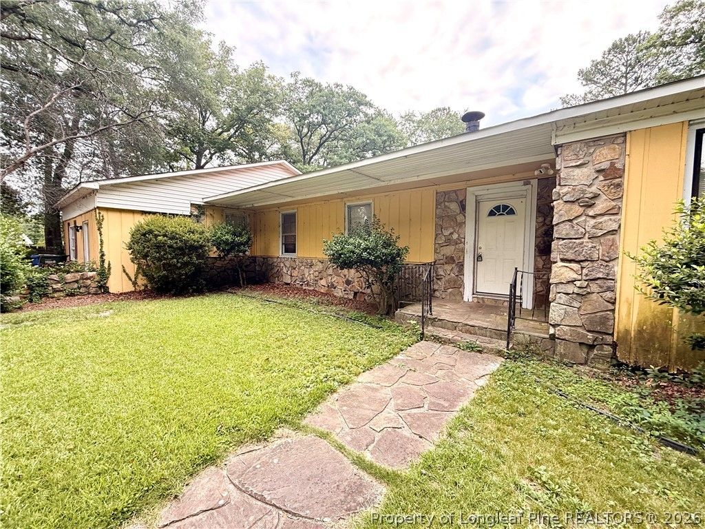 520 Southwick Drive, Fayetteville, NC 28303 — exterior