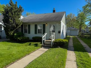 18761 Kingsville Street, Harper Woods City, MI 48225