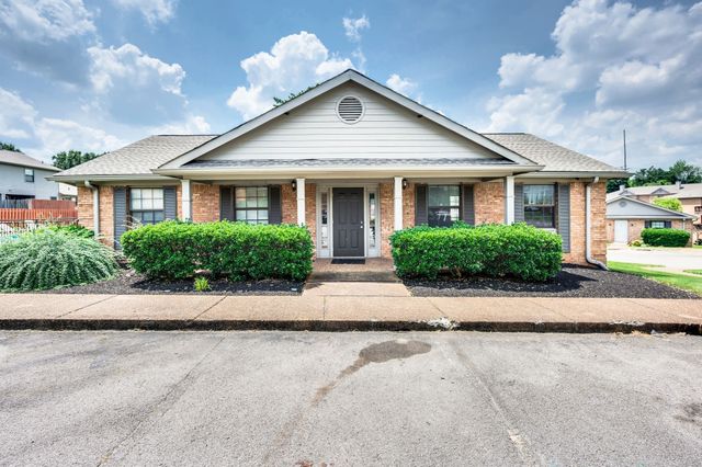207 Ellington Pl, Madison, TN 37115