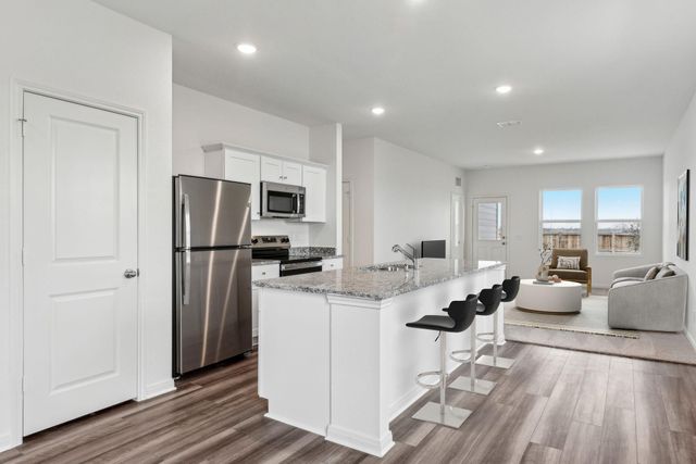107 Sunview DR, Hutto, TX 78634