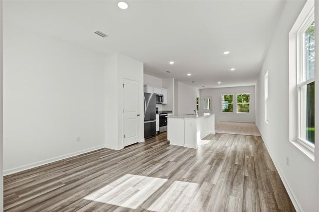 107 Sunview DR, Hutto, TX 78634