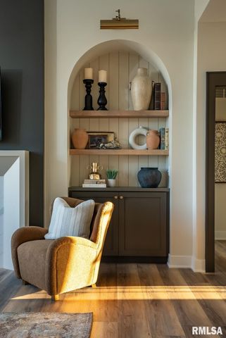 5167 LAKESIDE Court, Bettendorf, IA 52722