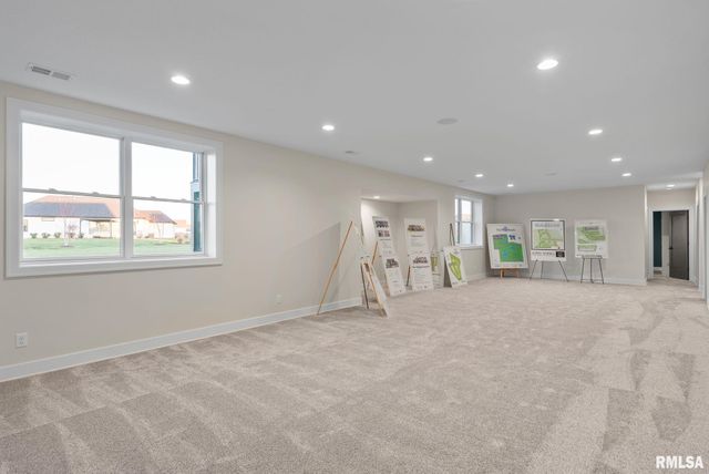 5167 LAKESIDE Court, Bettendorf, IA 52722